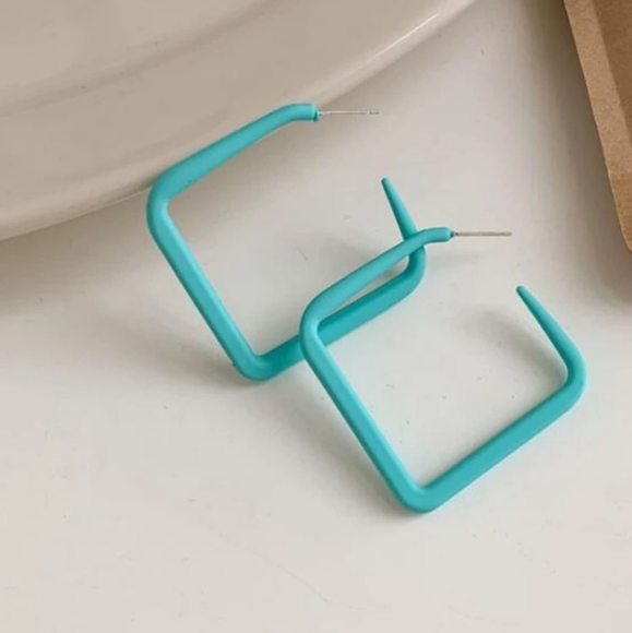 *Layla* Retro Blue Earrings - Picture 2 of 2